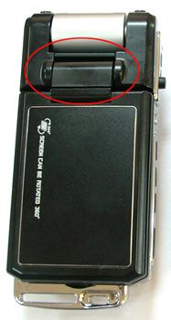 Область подключения LCD-экрана отличается